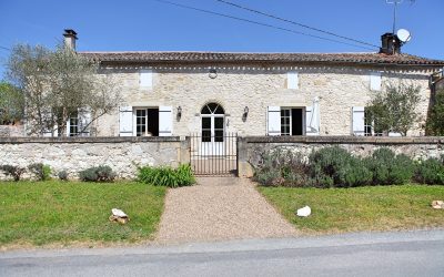 Sale Maison de Maitre Secteur Velines 385000.00